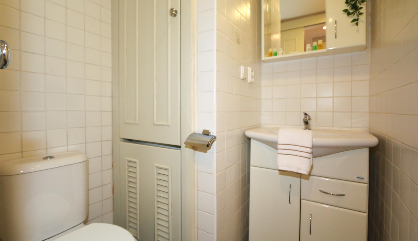 Bathroom 2
