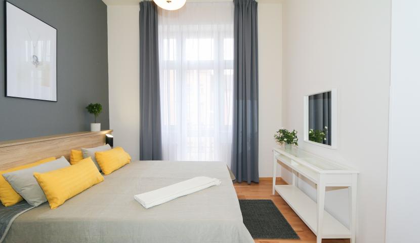 bedroom left side